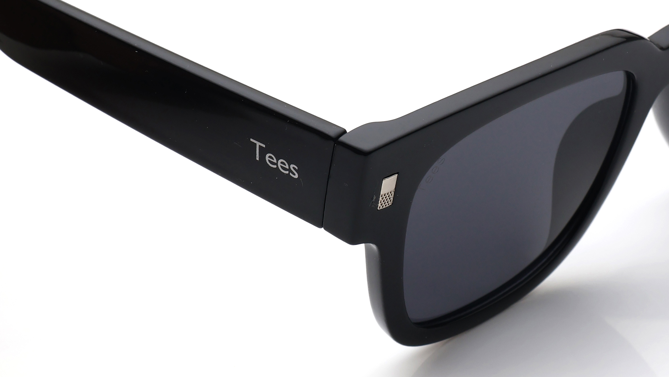 Image 5 of Grey Wayfarer Sunglasses for Men and Women from Tees By Fastrack Available at Titan Eye+