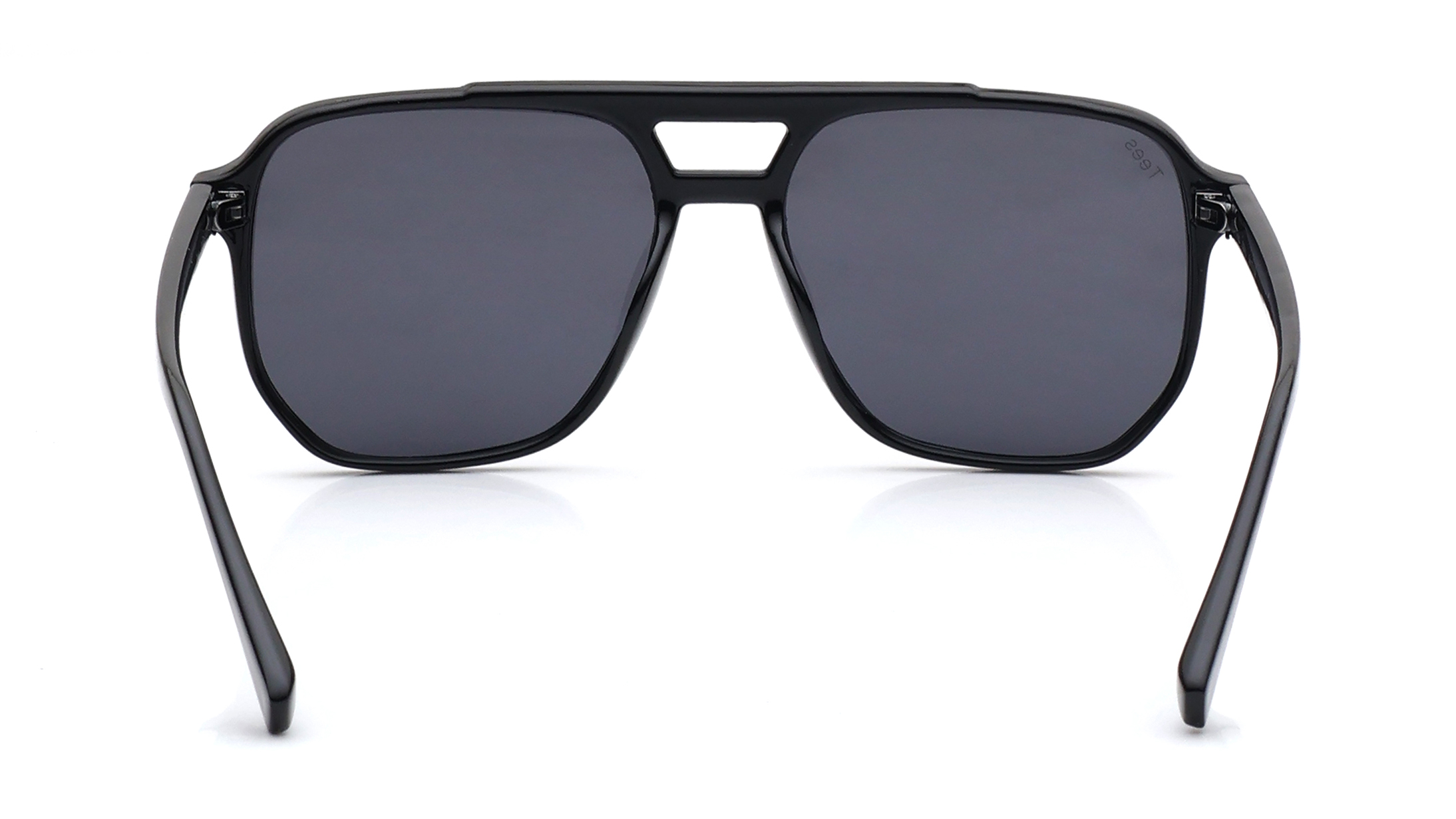 Image 4 of Grey Aviator Sunglasses for Men and Women from Tees By Fastrack Available at Titan Eye+